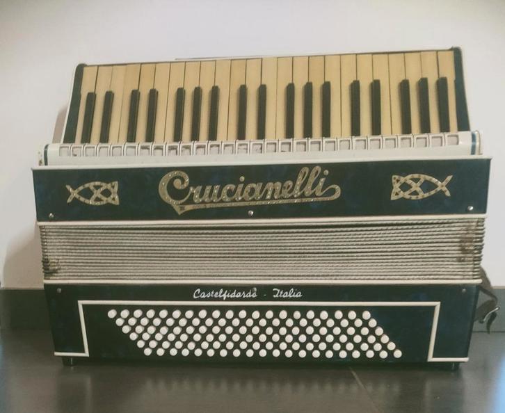 accordéon piano Crucianelli , Muziek en Instrumenten, Accordeons, Gebruikt, Ophalen