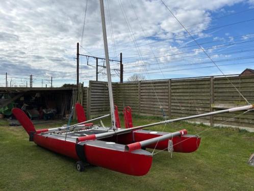 Catamaran met zeilen en buitenboordmotor, Watersport en Boten, Zeilen en Zeiltoebehoren, Gebruikt, Overige typen, 3 tot 6 meter