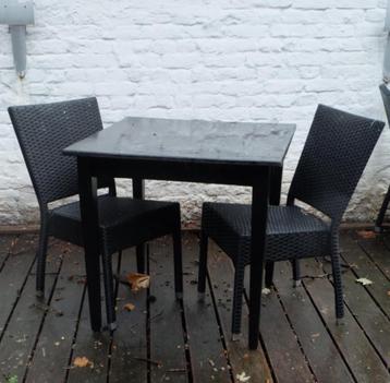11 tables pour terasses exterieures : 10€ par table ! beschikbaar voor biedingen
