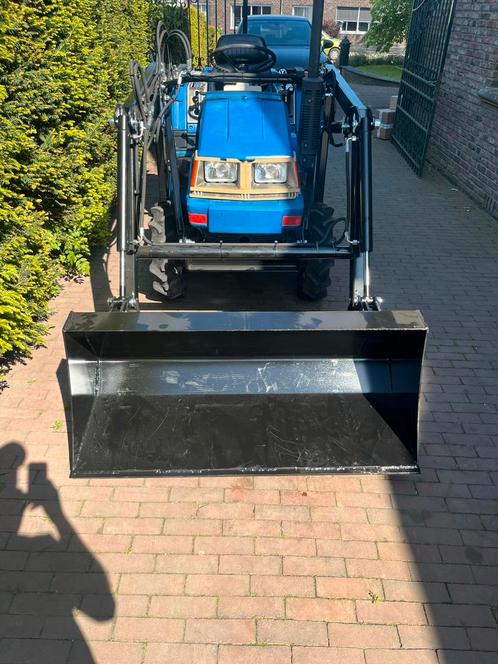 Iseki tu 150 met voorlader, Zakelijke goederen, Landbouw | Tractoren, tot 2500, Gebruikt, Ophalen of Verzenden