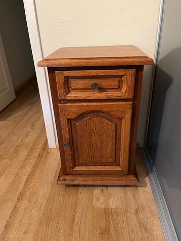 Houten ladenkastje  beschikbaar voor biedingen