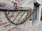 2 mangeoires a foin en fer forgé + traverse et accessoires, Ophalen