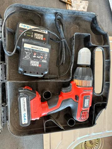 Vijsmachine Black en Decker  beschikbaar voor biedingen