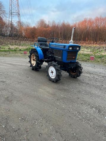 *** magnifique Iseki tx1410 17cv 3cil 4x4 à seulement 851 he, 3 cylindres