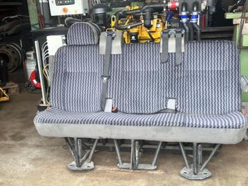 zitbank/3 stoelen afk. uit auto beschikbaar voor biedingen