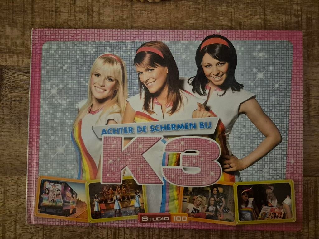 Mooi boek "Achter de schermen bij K3" met Josje, Verzamelen, Ophalen of Verzenden, Gebruikt