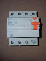 Differentieelschakelaar 4p 40 A 300 mA, Doe-het-zelf en Bouw, Ophalen