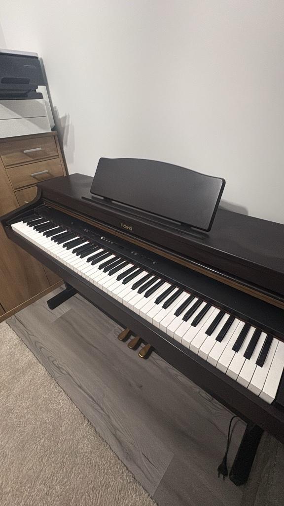 Digitale Piano Roland, Muziek en Instrumenten, Piano's, Gebruikt, Piano, Bruin, Digitaal, Ophalen
