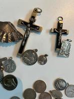 Lot pieces medailles et croix en argent, Ophalen of Verzenden