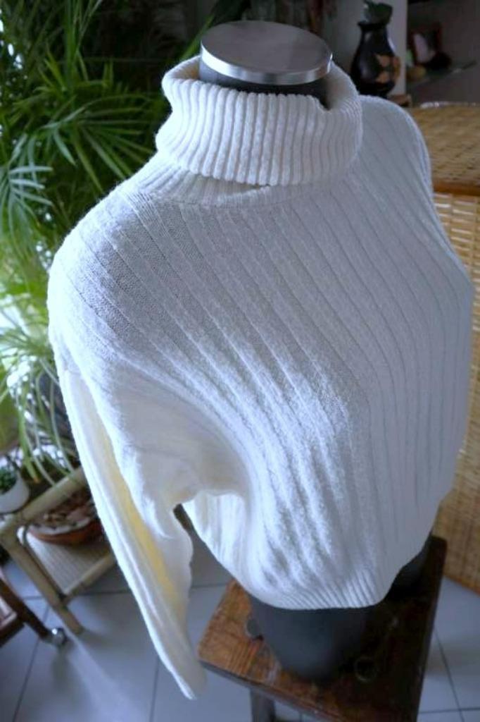 vlot meegaand wit crème pull, Kleding | Dames, Truien en Vesten, Zo goed als nieuw, Maat 38/40 (M), Wit, Ophalen of Verzenden