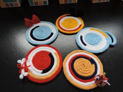 zelf gemaakt, tas onderzetters (idee Aldi Disney tas) wol, Hobby & Loisirs créatifs, Tricot & Crochet, Neuf, Tricot ou Crochet