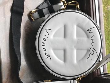 Handtas beschikbaar voor biedingen