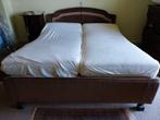 Bruin dubbel bed met 2 matrassen, Ophalen, Gebruikt, Bruin, 80 cm