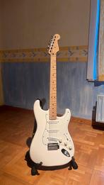 Fender Stratocaster 2021 MIM + Hot Rail, Muziek en Instrumenten, Ophalen, Fender, Met versterker, Zo goed als nieuw