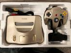 Nintendo 64 goud limited edition, Games en Spelcomputers, Ophalen of Verzenden, Zo goed als nieuw, Met 1 controller, Met geheugenkaart