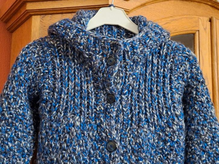 Gilet manteau en tricot de laine chinée avec capuche 8 ans, Kinderen en Baby's, Kinderkleding | Maat 128, Zo goed als nieuw, Meisje