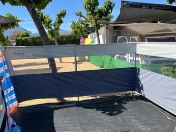 windscherm INACA beschikbaar voor biedingen