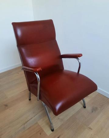 Vintage fauteuil beschikbaar voor biedingen