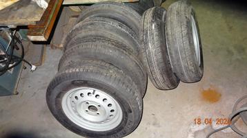 155/80-13 84N 4x100 ET30 45 tot 55€ wiel