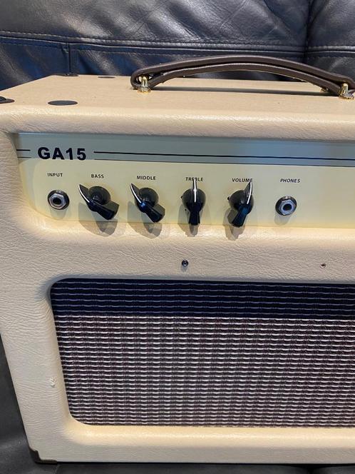 Harley Benton GA15 lampen gitaarversterker, Muziek en Instrumenten, Versterkers | Bas en Gitaar, Zo goed als nieuw, Gitaar, Minder dan 50 watt