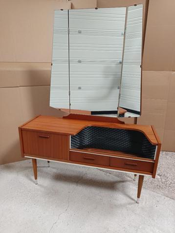 Mooie vintage teakhouten kaptafel met spiegel  beschikbaar voor biedingen