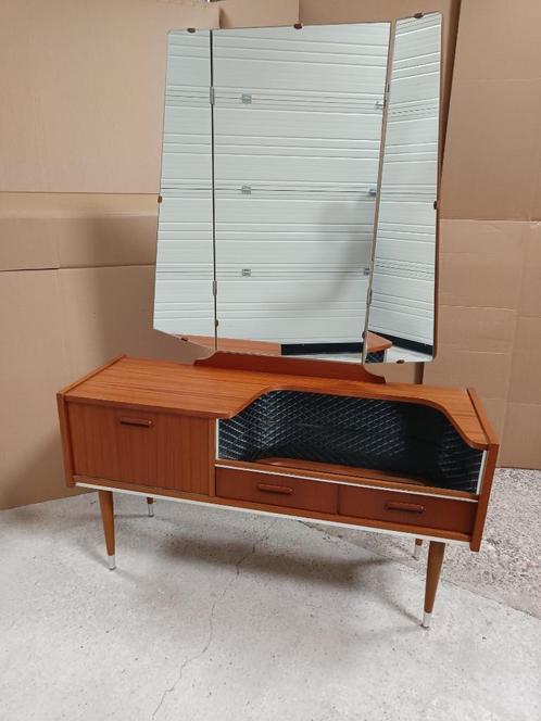 Mooie vintage teakhouten kaptafel met spiegel, Huis en Inrichting, Tafels | Kaptafels, Ophalen