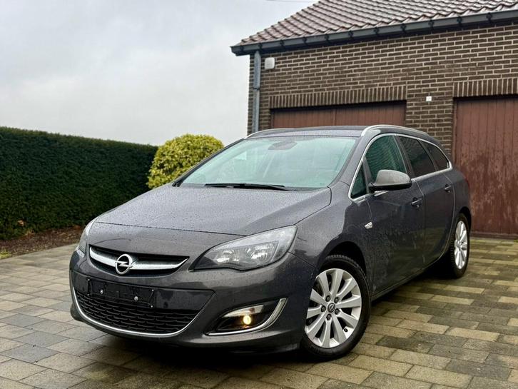 Opel Astra Sport tourer 1.6 CDTI/Euro 6B/Nieuwe motor, Auto's, Opel, Particulier, Astra, ABS, Airbags, Airconditioning, Bluetooth