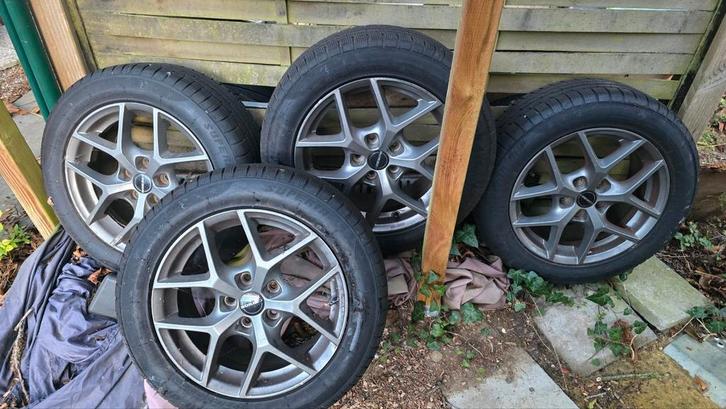 Jantes alu avec Pneus hivers 16 pouces entraxe 5X108, Auto-onderdelen, Banden en Velgen, Band(en), Winterbanden, 16 inch, Ophalen