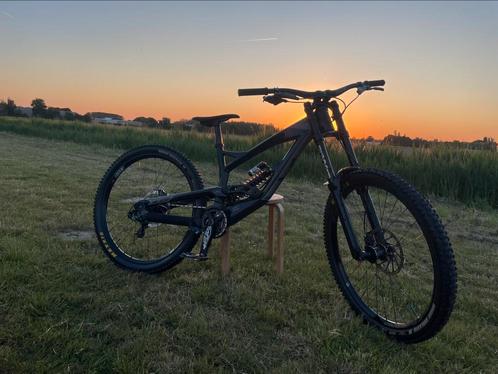 2018 YT tues dh downhill mtb, Fietsen en Brommers, Fietsen | Mountainbikes en ATB, Zo goed als nieuw, Overige merken, Ophalen