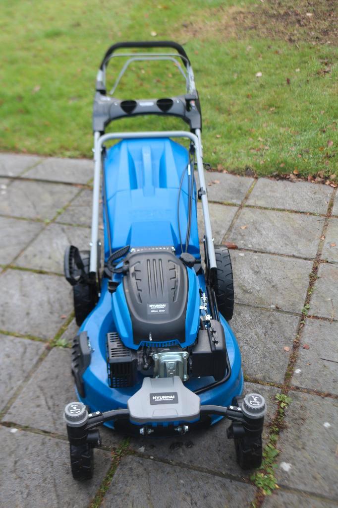 Grasmaaier benzine Hyundai zelfrijdend, Tuin en Terras, Grasmaaiers, Nieuw, Benzine-grasmaaier, 50 cm of meer, Cirkelmaaier, Elektrische starter