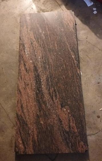 Granit gris rose et noir beschikbaar voor biedingen