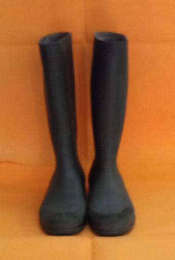 Une paire de bottes taille 42 beschikbaar voor biedingen