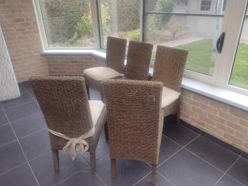 stoelen beschikbaar voor biedingen
