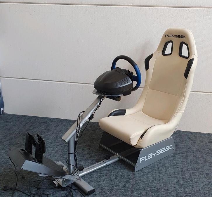 Playseat wit + Thrustmaster T150 PS5 / PS4, Games en Spelcomputers, Games | Sony PlayStation 5, Refurbished, Ophalen