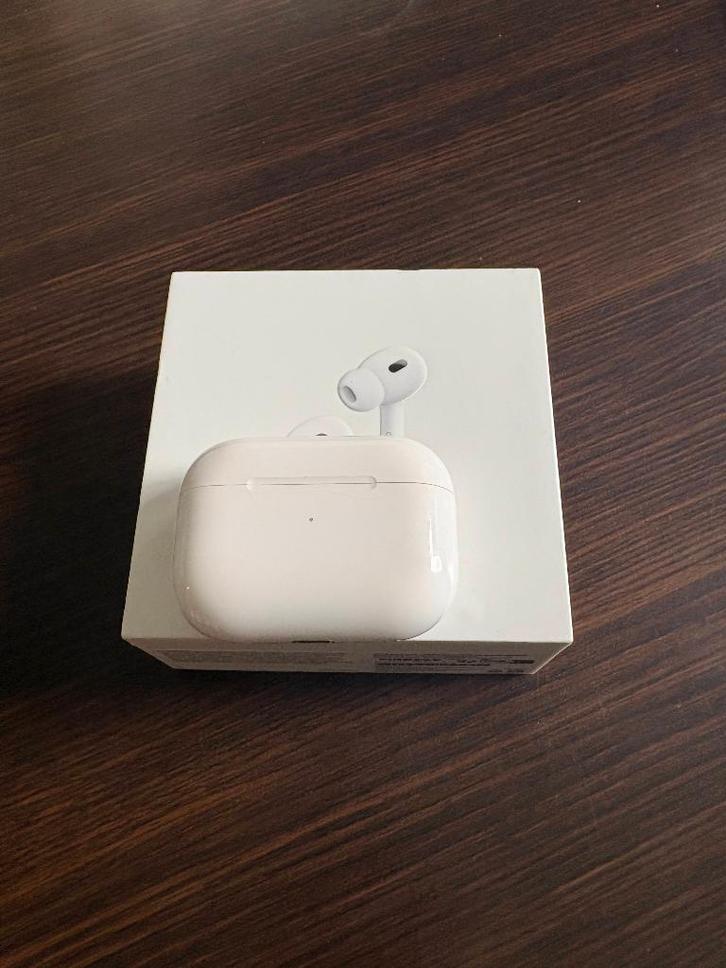 Apple AirPods Pro (2e generatie) met Lightning-oplaadcase, Telecommunicatie, Mobiele telefoons | Oordopjes, Zo goed als nieuw