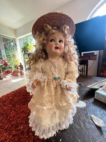 VINTAGE DUITS POP Keramische Werke Gräfenhain german doll beschikbaar voor biedingen