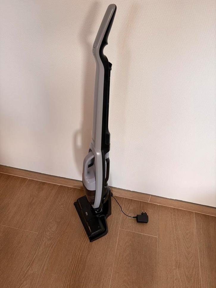 Aspirateur AEG Animal 5000 tout en un., Elektronische apparatuur, Stofzuigers, Zo goed als nieuw, Stofzuiger, Ophalen