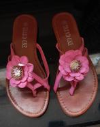 Slippers met bloem 39., Kleding | Dames, Schoenen, Slippers, Ophalen of Verzenden, Roze, Gedragen
