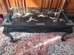 Prachtige Aziatische salontafel. Ondanks de ouderdomssporen, Huis en Inrichting, Ophalen of Verzenden, Zo goed als nieuw, Glas