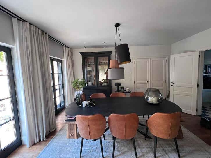 Bruin leder tafelstoelen met zwarte poten, Huis en Inrichting, Stoelen, Bruin, Ophalen