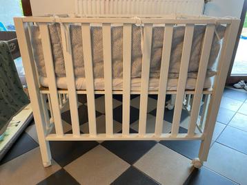 Parc Childwood avec matelas et tour de parc, Enfants & Bébés, Enlèvement, Utilisé, Tapis de parc