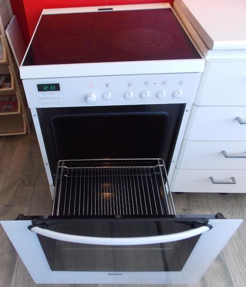 Cuisinière Vitrocéramique Bosch Chariot sortant voir descrip, Electroménager, Cuisinières, Utilisé, À Poser, 4 zones de cuisson