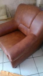 JOLI fauteuil en simili cuir en très bonne état, Maison & Meubles, Fauteuils, Enlèvement, Cuir