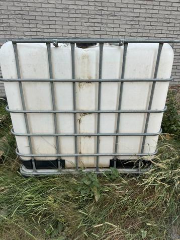 Cubi 1000l avec vanne beschikbaar voor biedingen