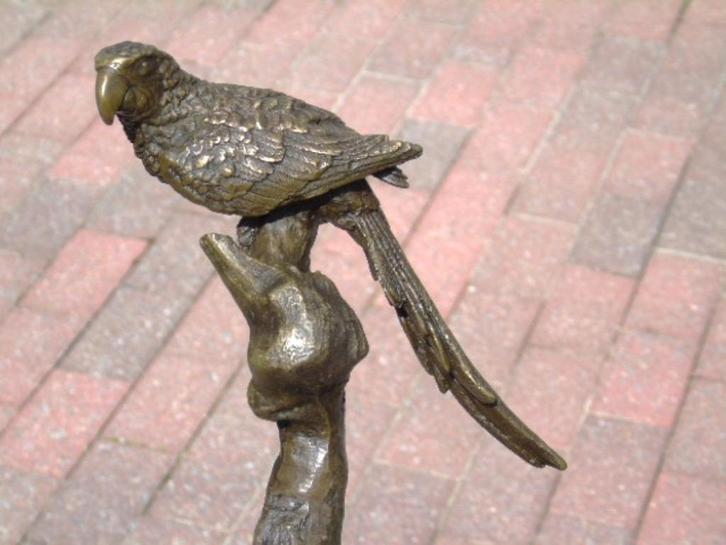 papegaai (2) op gesigneerde bronzen koffer, MILO, Antiek en Kunst, Antiek | Brons en Koper, Brons, Ophalen