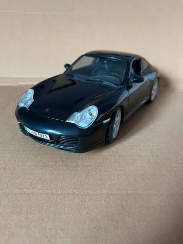 Porsche 911 Carrera 4S 1:18 beschikbaar voor biedingen