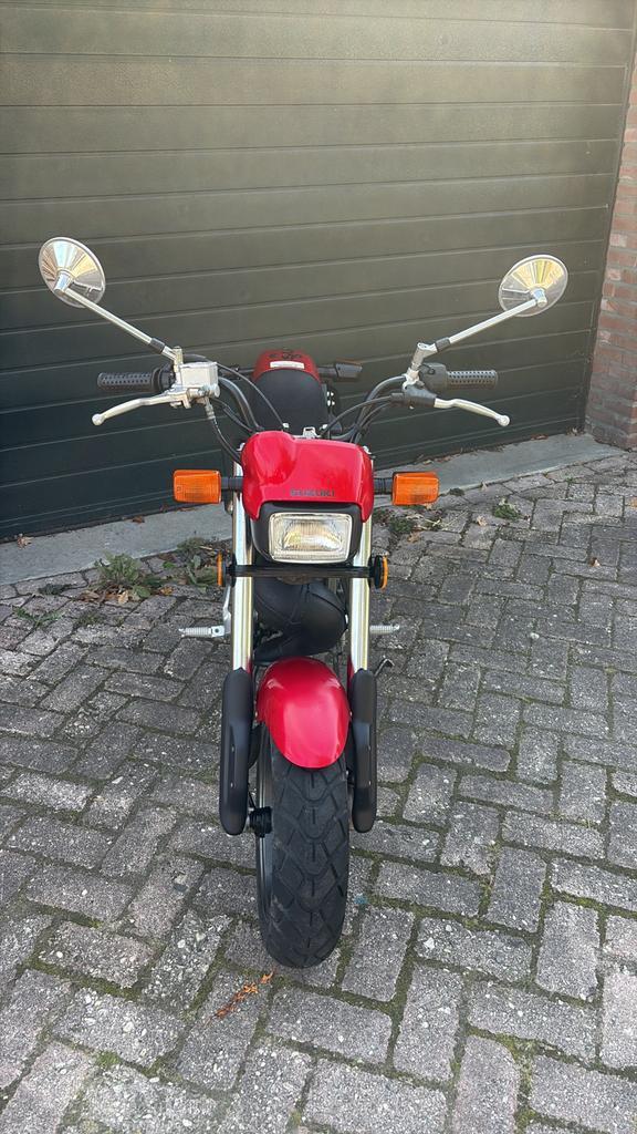 Suzuki Streetmagic zwart en rood, Fietsen en Brommers, Brommers | Oldtimers, Overige merken, Klasse B (45 km/u), Ophalen
