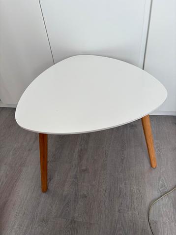 Salon tafel  beschikbaar voor biedingen