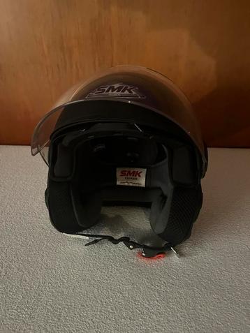 Moterhelm beschikbaar voor biedingen