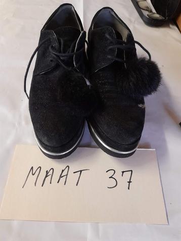 Schoenen beschikbaar voor biedingen